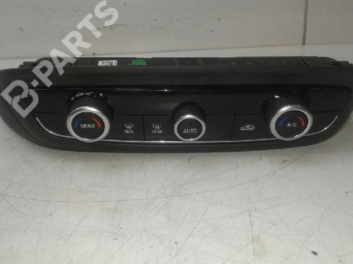Used Climate control VAUXHALL CROSSLAND X / CROSSLAND (P17) 1.2 (75) (110 hp) 4779330