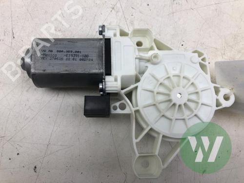 Left front window motor AUDI Q5 (GUB) SQ5 TFSI quattro | BP40618522E21 - Image 2