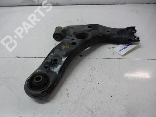 Right front suspension arm TOYOTA AURIS (_E18_) 1.8 Hybrid (ZWE186_, ZWE186R) | BP4743562M13 