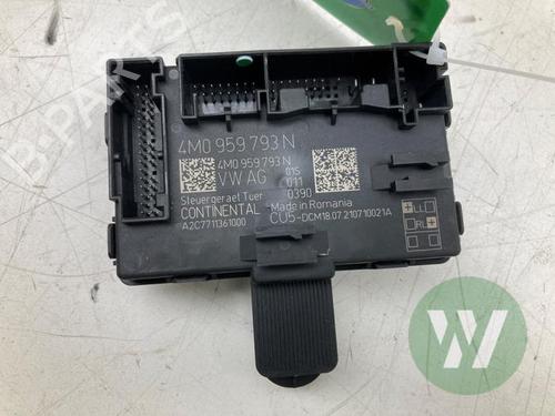 Used Electronic module Electronic module AUDI A4 Allroad B9 (8WH, 8WJ) 50 TDI Mild Hybrid quattro (286 hp) 39915011 39915011