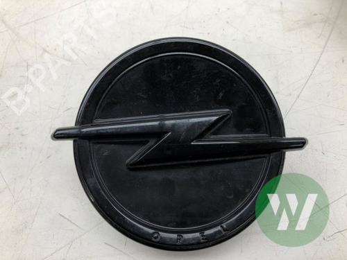 Maniglia del portellone OPEL CORSA F (P2JO) 1.2 (68) (101 hp) 31370872