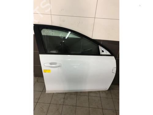 Puerta delantera derecha KIA CEED (CD) 1.4 (99 hp) 17986038