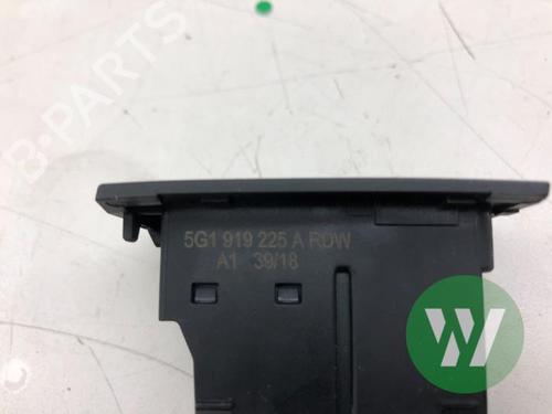 Warning switch VW GOLF VII (5G1, BQ1, BE1, BE2) 2.0 GTI | BP31577290I22 - Image 4