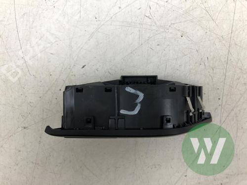 Used Switch Switch PORSCHE TAYCAN Cross Turismo (Y1B) 4S Performance Battery Plus (Y1BDB1) (571 hp) 39916079 39916079
