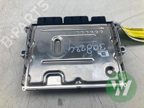 Used Engine control unit (ECU) Engine control unit (ECU) MERCEDES-BENZ CITAN Box Body/MPV (W420) 1.5 112 CDI (420.633, 420.635) (116 hp) 39915789 39915789