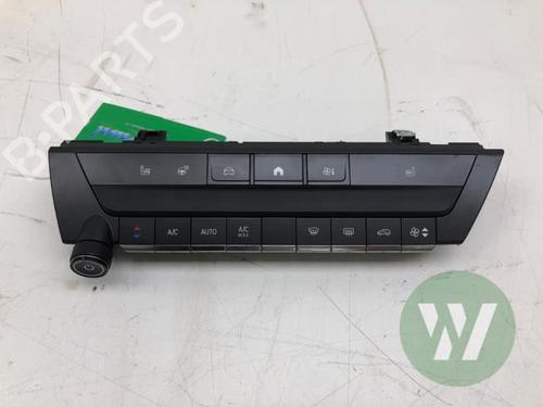 AC Styreenhet / Manøvreringsenhet AC Styreenhet / Manøvreringsenhet OPEL CROSSLAND X / CROSSLAND (P17, P2QO) 1.2 (75) (131 hp) 37504829 37504829