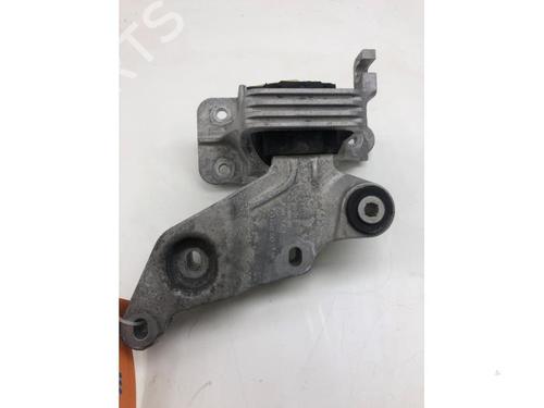 Used Support MERCEDES-BENZ EQV (W447) EQV 300 (447.813, 447.815) (204 hp) 18106703