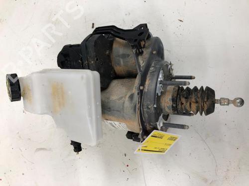 Used Brake master cylinder OPEL GRANDLAND / GRANDLAND X (A18, P1UO) 1.6 Turbo Hybrid (224 hp) 29466043