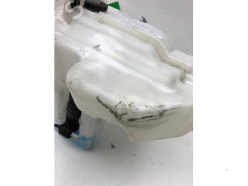 Used Windscreen washer tank VW POLO VI (AW1, BZ1, AE1) 1.0 TSI (110 hp) 21322220