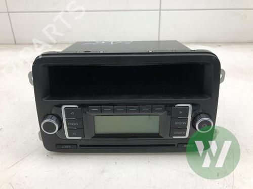 Bilradio VW POLO V (6R1, 6C1) 1.4 (6R1) (85 hp) 31319860