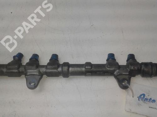 Used Injection rail FIAT DOBLO Cargo (263_) 1.6 D Multijet (263WXD1B, 263WXR1B, 263WXX1B, 263ZXD1B,... (105 hp) 8910979
