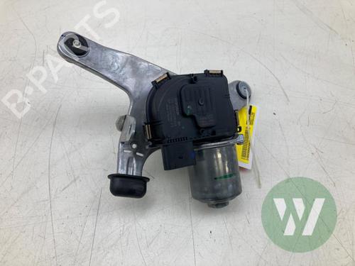 Used Front wiper motor Front wiper motor OPEL ASTRA L Sports Tourer (OV5) 1.2 (FRHNSL, FRHNSR) (131 hp) 39914728 39914728