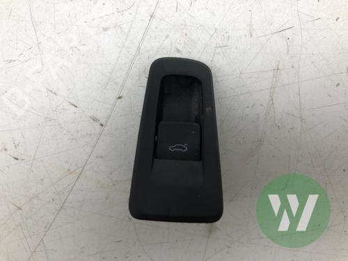 Used Switch Switch SKODA OCTAVIA III Combi (5E5, 5E6) 2.0 TDI (150 hp) 33792610 33792610