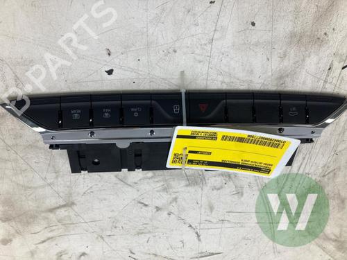 Used Warning switch Warning switch SKODA OCTAVIA IV Combi (NX5, PV5) 1.5 TSi (150 hp) 40197475 40197475