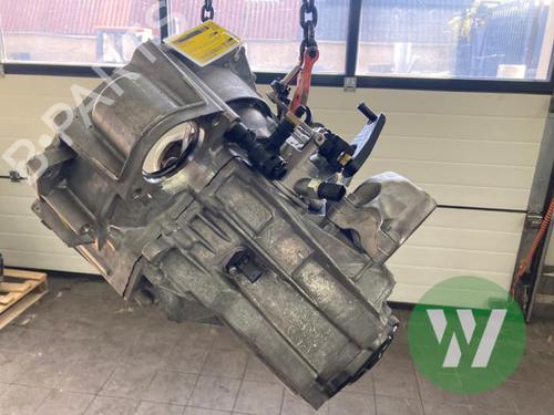 Used Gearbox Gearbox SKODA OCTAVIA IV Combi (NX5, PV5) 1.5 TSi (150 hp) 40185244 40185244