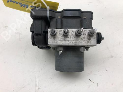 Used ABS pump RENAULT ZOE Hatchback Van (BFM_) Electric (BFMF) (109 hp) 30448601