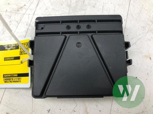 Used Electronic module Electronic module SKODA OCTAVIA III Combi (5E5, 5E6) 2.0 TDI (150 hp) 33809136 33809136