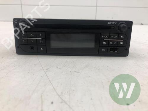 Used Radio Radio RENAULT MASTER III Platform/Chassis (EV, HV, UV) 2.3 dCi 170 FWD (EV0L, HV0L, UV0L) (170 hp) 40618517 40618517