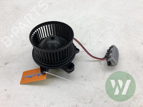 Used Heater blower motor Heater blower motor MERCEDES-BENZ CLA Shooting Brake (X118) CLA 200 Mild-Hybrid (118.687) (163 hp) 39915104 39915104