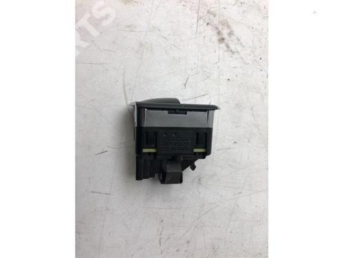 Switch MERCEDES-BENZ CLA Shooting Brake (X117) CLA 180 (117.942) | BP10650660I30 