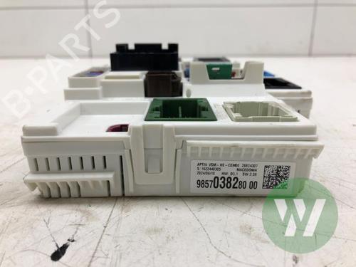 Used Fuse box Fuse box OPEL CROSSLAND X / CROSSLAND (P17, P2QO) 1.2 (75) (131 hp) 33675892 33675892