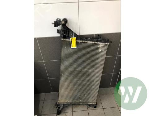 Used Water radiator Water radiator RENAULT MASTER III Platform/Chassis (EV, HV, UV) 2.3 dCi 170 FWD (EV0L, HV0L, UV0L) (170 hp) 40457889 40457889