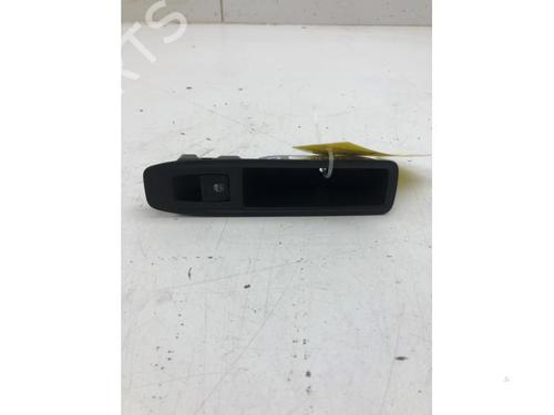 Used Switch Switch RENAULT CAPTUR II (HF_) TCe 140 (HFN0) (140 hp) 39913259 39913259