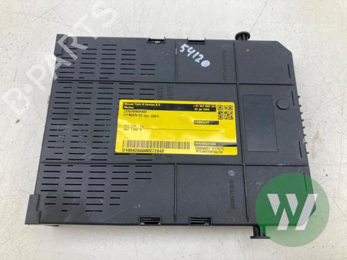 Used Fuse box Fuse box 37199612 37199612