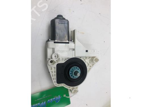 Used Right front window motor AUDI A1 Sportback (8XA, 8XF) 1.0 TFSI (95 hp) 17741362