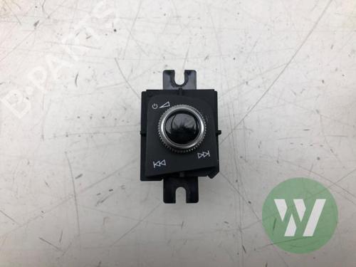switch-audi-a4-b9-8w2-8wc-2015-33918781 main image