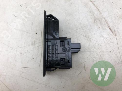 Switch BMW X1 (U11) xDrive 30e Plug-in-Hybrid | BP39915276I30 - Image 3