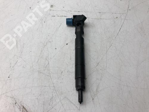 Used Injector MERCEDES-BENZ CLA Shooting Brake (X117) CLA 200 CDI / d (117.908) (136 hp) 10335905