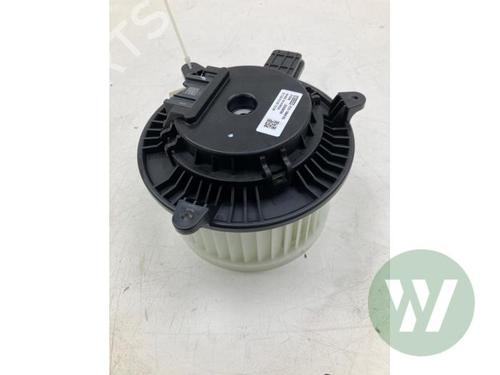 Used Heater blower motor Heater blower motor FORD TRANSIT CUSTOM V710 Van (NRN) 2.5 Duratec Plug-in-Hybrid (232 hp) 39916289 39916289