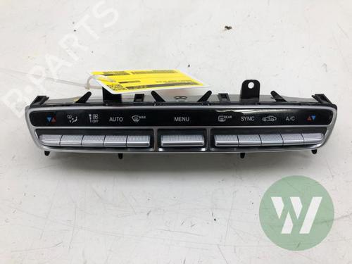 Used Climate control MERCEDES-BENZ E-CLASS T-Model (S213) E 200 (213.242) (184 hp) 31936990