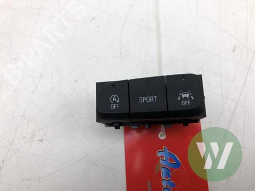 Pulsantiera OPEL CORSA F (P2JO) 1.2 (68) (101 hp) 31370875
