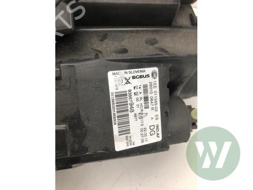 Right headlight VAUXHALL VIVARO B Van (X82) 1.6 CDTi | BP39417155C29  - Image 5