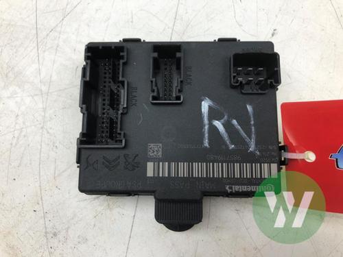 Used Electronic module Electronic module OPEL CROSSLAND X / CROSSLAND (P17, P2QO) 1.2 (75) (131 hp) 35718223 35718223