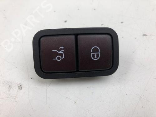 Used Switch Switch MERCEDES-BENZ C-CLASS (W206) C 300 e (206.054) (313 hp) 39913656 39913656