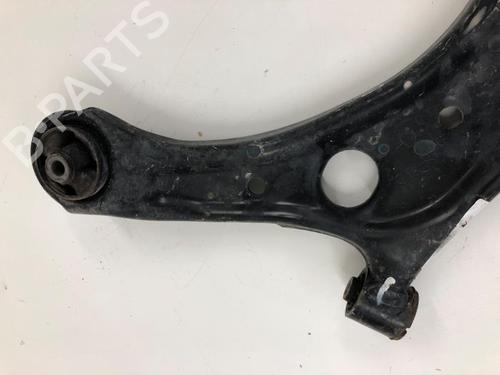 Venstre fortil bærearm KIA SPORTAGE IV (QL, QLE) 1.6 GDI (132 hp) 29888034