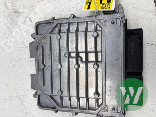 Used Engine control unit (ECU) Engine control unit (ECU) MERCEDES-BENZ C-CLASS (W205) C 180 (205.076) (156 hp) 40561146 40561146