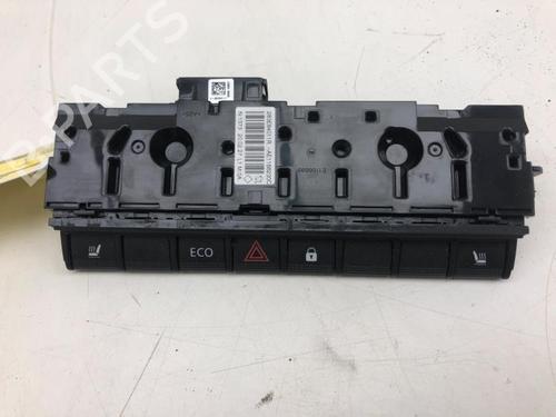 BP30448563I22 main image