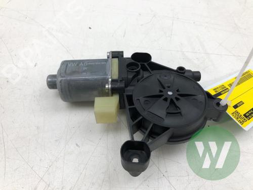 Left front window motor AUDI A4 Allroad B9 (8WH, 8WJ) 50 TDI Mild Hybrid quattro | BP39915027E21 - Image 2