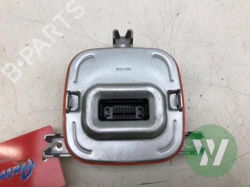 Calculateurs d'éclairage OPEL CROSSLAND X / CROSSLAND (P17, P2QO) 1.2 (75) (131 hp) 33110166