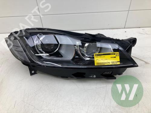 Right headlight JAGUAR F-PACE (X761) 2.0 Ti4 AWD | BP32127031C29 