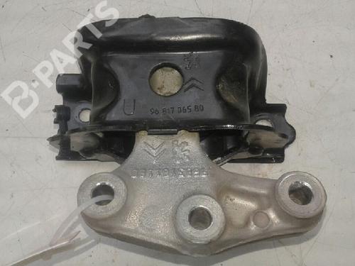 Used Support OPEL CROSSLAND X / CROSSLAND (P17, P2QO) 1.6 Turbo D (75) (120 hp) 9102753