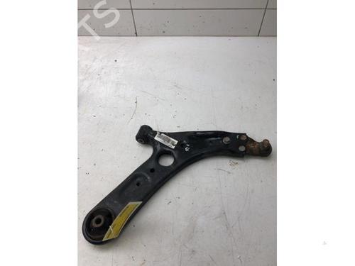 Used Right front suspension arm KIA CEE'D (JD) 1.4 CRDi 90 (90 hp) 17431440