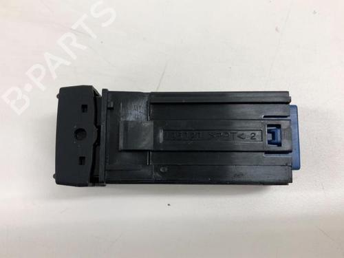 Used Switch Switch TOYOTA YARIS CROSS (MXP_) 1.5 Hybrid (MXPJ10) (116 hp) 39913798 39913798