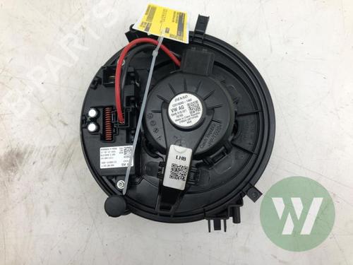 Used Heater blower motor Heater blower motor SKODA OCTAVIA IV Combi (NX5, PV5) 2.0 TDi (150 hp) 33418960 33418960