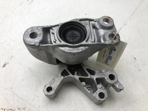 Support NISSAN JUKE (F15) 1.2 DIG-T | BP14575747C155 