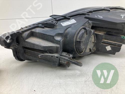 Right headlight JAGUAR F-PACE (X761) 2.0 Ti4 AWD | BP32127031C29 